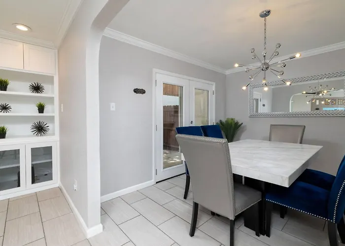 Patio - Covered Terrace - Steps To Tcu Holiday home *